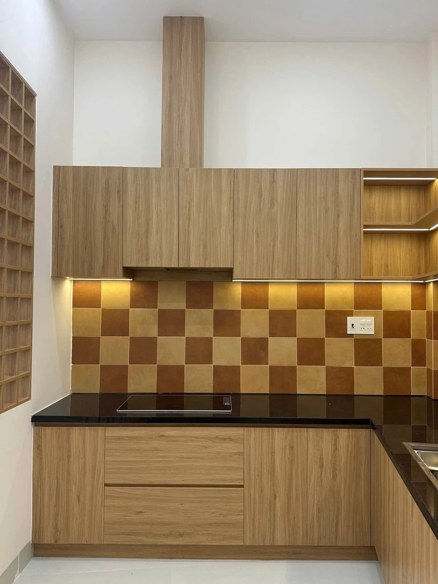 Bán nhà 3 tầng 42m² hẻm cạn đường Lê Hồng Phong, Quy Nhơn, giá 2,6 tỷ - Ảnh thu nhỏ 2