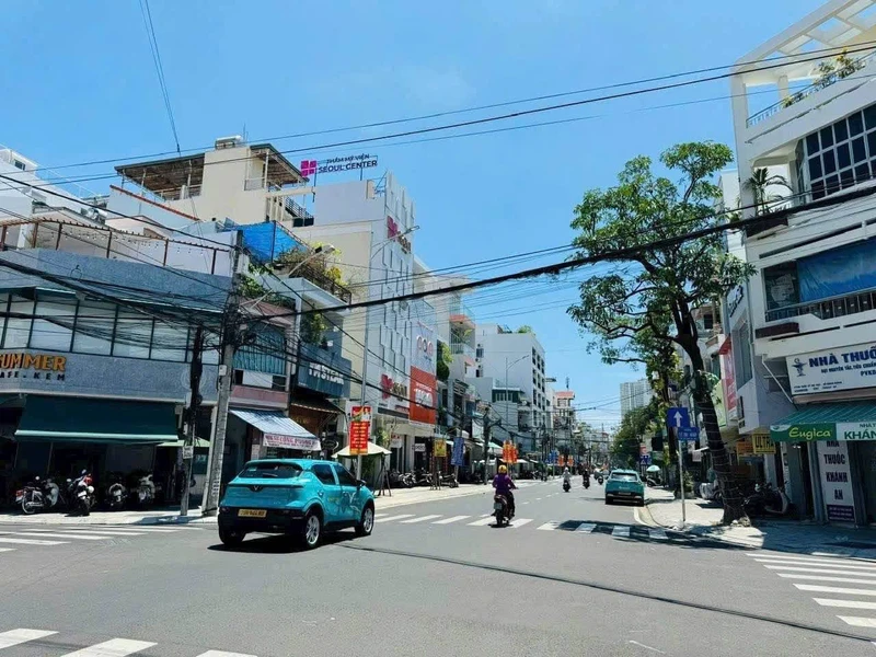 Bán nhà 3 tầng mặt tiền 91.5m² trung tâm Nha Trang