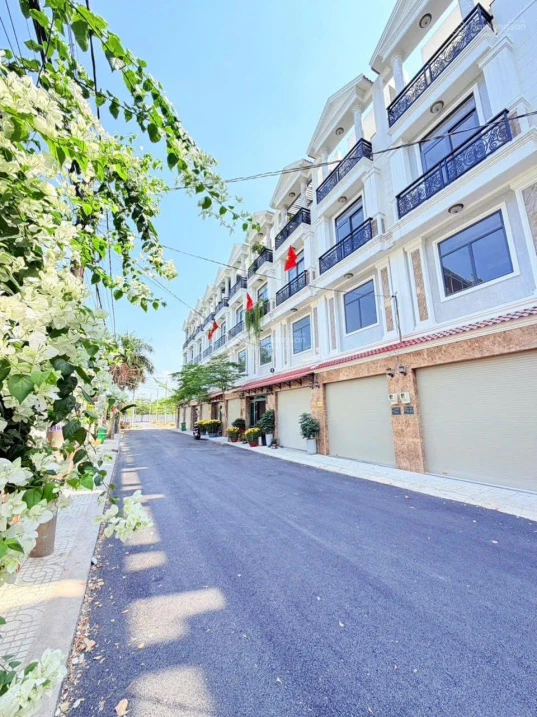 Dãy nhà phố cực đẹp ngay cổng Vạn Phúc City - đường 10 mét có vỉa hè - Ảnh thu nhỏ 3