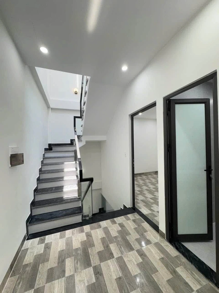 Bán nhà 3 tầng 42m2 độc lập, 3 phòng ngủ tại Ngã 6 Quán Trữ, Kiến An, Hải Phòng - Ảnh thu nhỏ 4