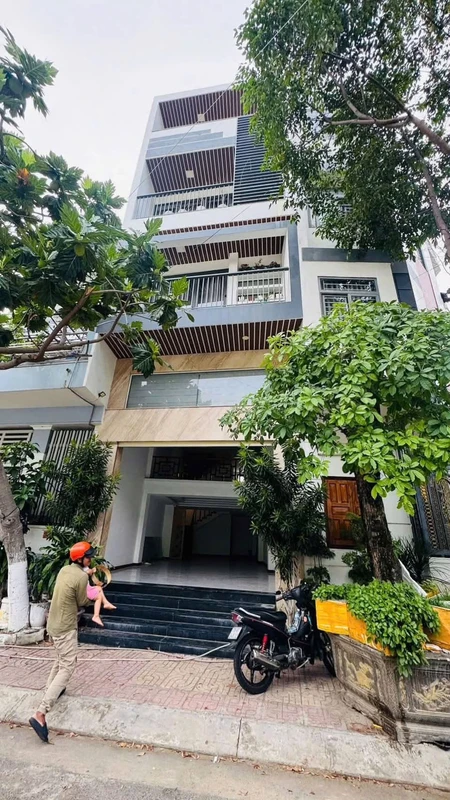 Bán nhà 5 tầng mặt tiền Trường Sơn Nha Trang 91,3m2, 6,5 tỷ