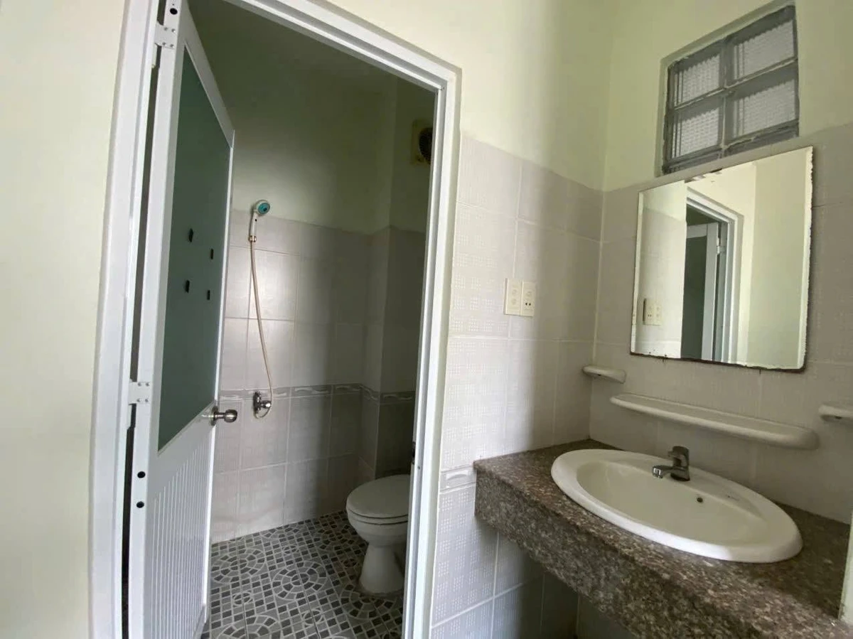 Cho thuê shophouse CMT8 Thủ Dầu Một 180m², 30tr/tháng - Ảnh thu nhỏ 4