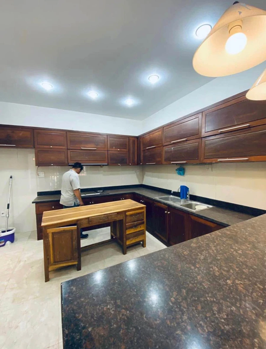 Cho thuê nhà nguyên căn 4PN 5WC mặt tiền Đinh Tiến Hoàng 48m² - Ảnh thu nhỏ 3