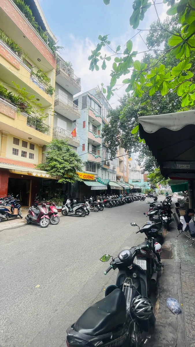 Bán nhà hẻm ô tô 55m² 4 tầng Lê Văn Sỹ - Ảnh 1