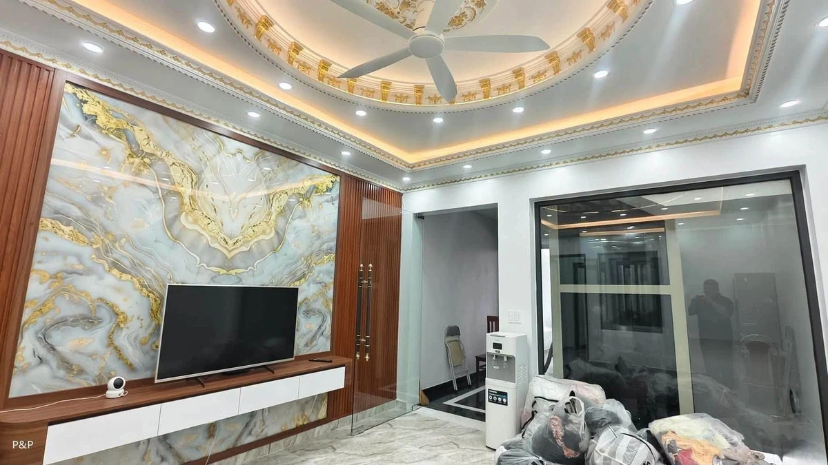 Bán nhà mặt đường Trung Hành 110m2, 4PN, 3,5 tầng thang máy, 9,5 tỷ - Ảnh 1