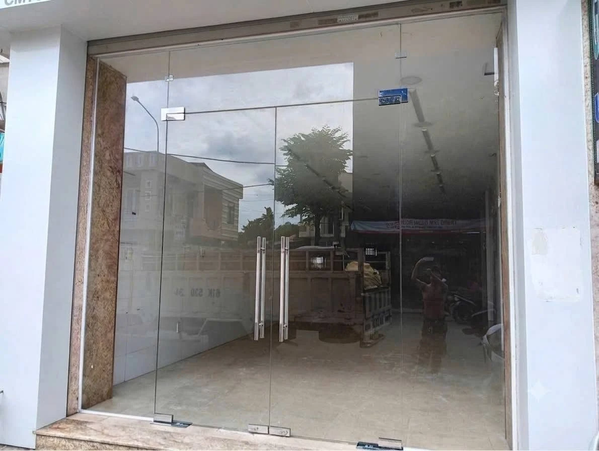 Cho thuê nhà mặt tiền 4,5x18m Cách Mạng Tháng 8, 16 triệu/tháng - Ảnh 1