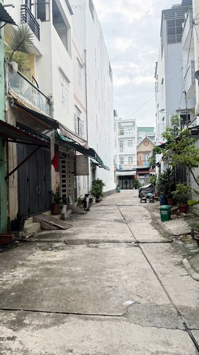 Bán nhà hẻm 3 tầng 3x13m Hương Lộ 2, Bình Tân, giá 4,7 tỷ - Ảnh 1