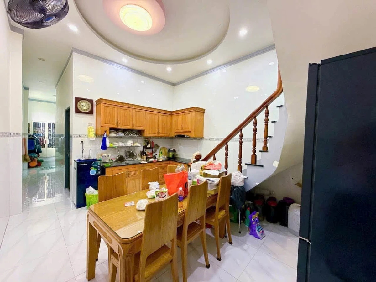 Bán nhà 1 trệt 1 lầu 118m2, 5 phòng ngủ gần chợ Lý Văn Sâm, Phường Tam Hiệp - Ảnh thu nhỏ 2