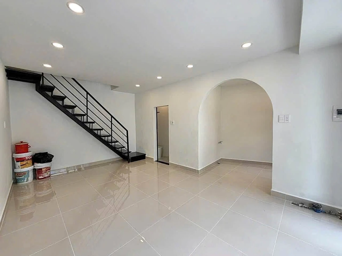Bán nhà hẻm xe hơi Lạc Long Quân 29m2 2 tầng 2PN, Phường 10, Tân Bình, giá 4,86 tỷ - Ảnh thu nhỏ 2