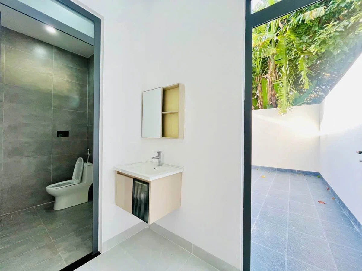 Bán nhà hẻm 19 Nguyễn Duy Trinh 5x20m, 1 trệt 2 lầu, 3PN, giá 3,88 tỷ - Ảnh thu nhỏ 3