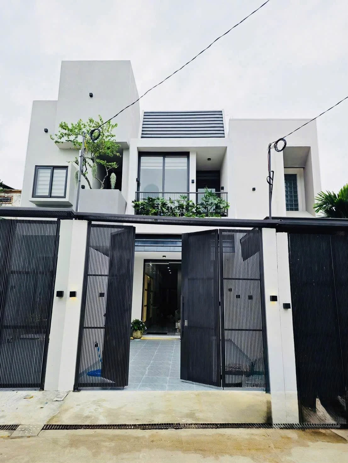 Bán nhà phố mới 100% 4x25m (100m²) 3PN 4 tỷ 950 triệu Quận 1 - Ảnh 1