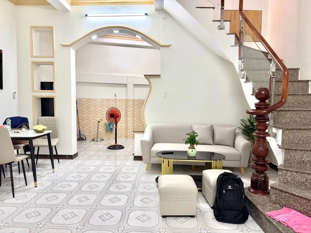 Bán nhà Lê Quang Định 40m2 2PN gần chợ Bà Chiểu 3,65 tỷ - Ảnh thu nhỏ 3