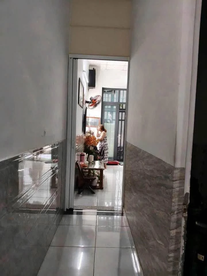 Bán nhà cấp 4 2PN, 50m2, Cù Chính Lan, giá 2,5 tỷ - Ảnh thu nhỏ 2