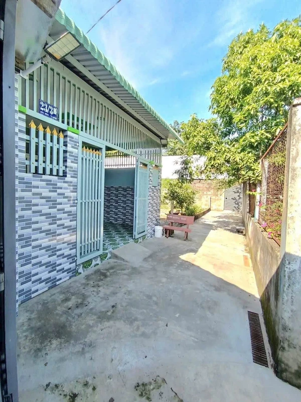 Bán nhà Hóc Môn 105,6m² 3 phòng ngủ, sổ hồng