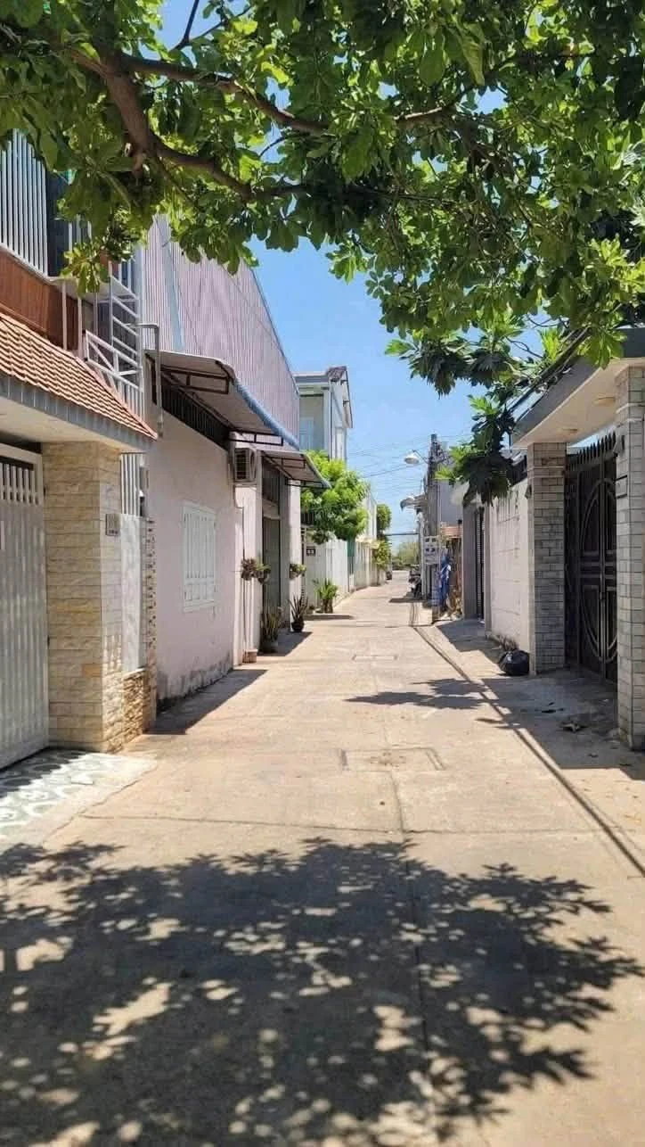 Bán nhà 1 trệt 1 lửng 100m2 Phan Thiết 2 tỷ - Ảnh 1