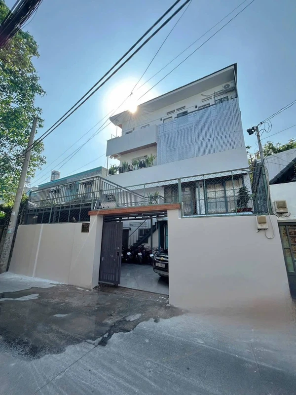 Bán dãy trọ 1 trệt 2 lầu 13 phòng 137m2 Linh Chiểu, Thủ Đức giá 10,999 tỷ