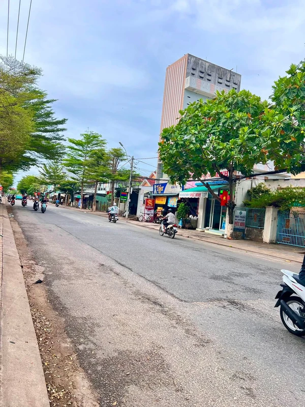 Bán lô đất 102m² sát Nguyễn Văn Linh Quảng Ngãi 790 triệu