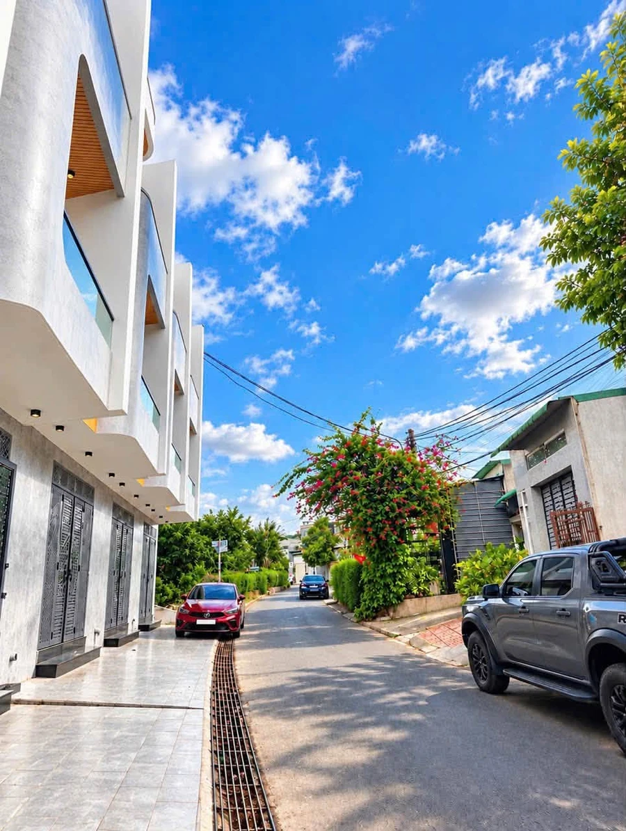 Bán nhà 3 tầng mặt tiền Lương Thế Vinh 170m² 4,68 tỷ - Ảnh 1