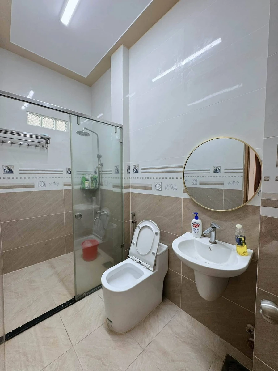 Bán nhà phố 4 tầng 5PN 6WC full nội thất 68m² Tân Phú 8,1 tỷ - Ảnh thu nhỏ 3