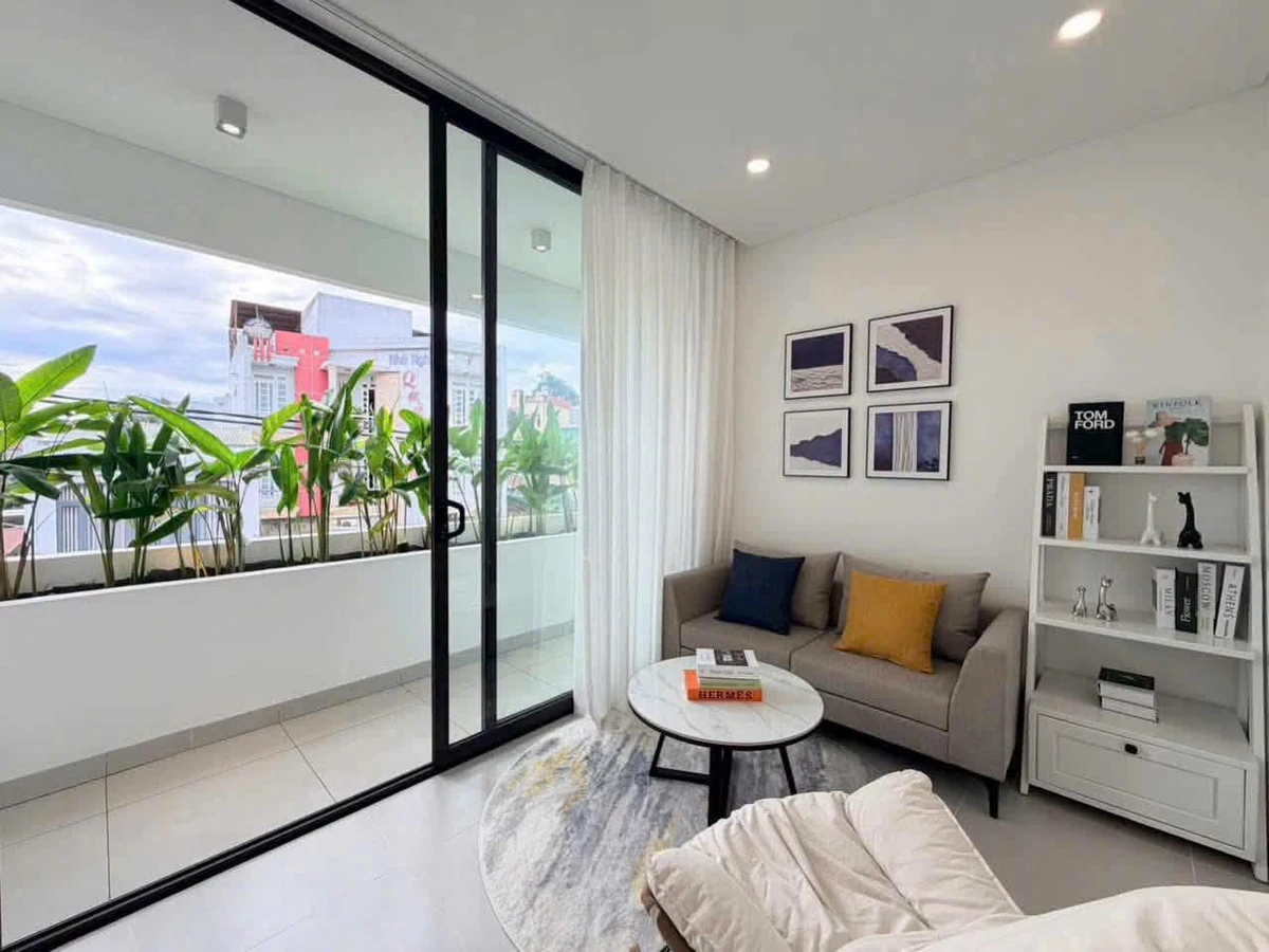 Bán nhà mặt tiền 17 Tuệ Tĩnh 4x16m, 1 trệt 2 lầu, full nội thất, giá 4,95 tỷ - Ảnh thu nhỏ 5