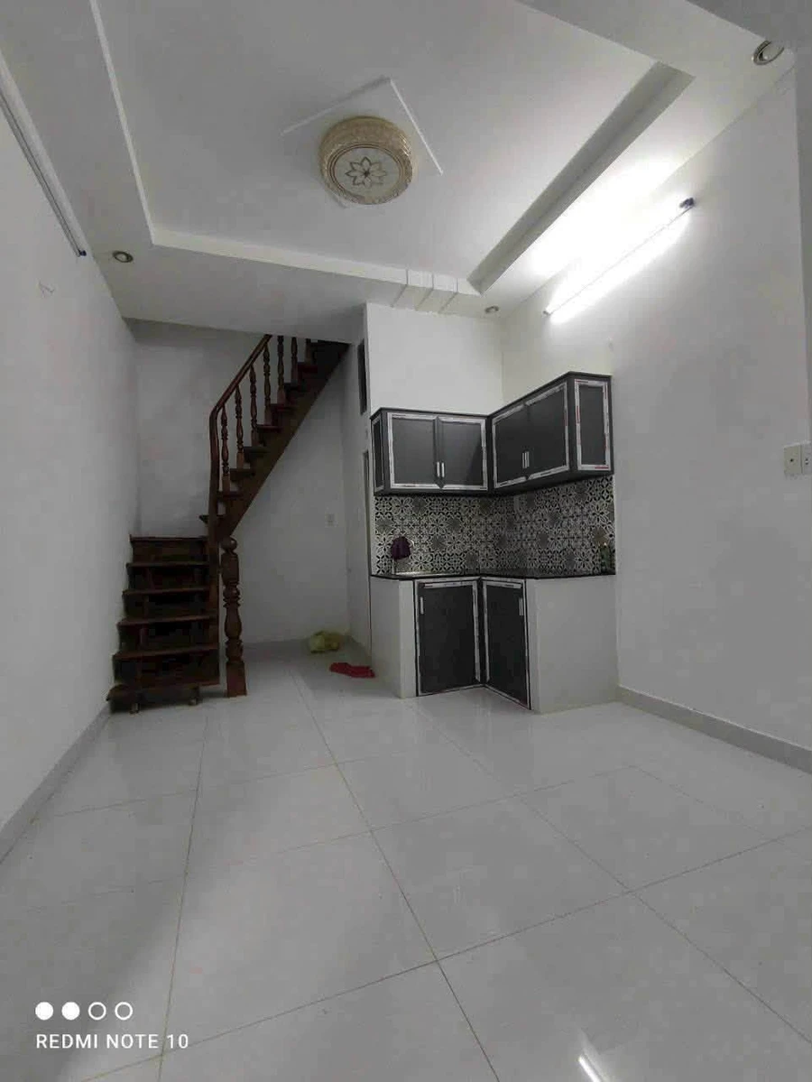 Bán nhà Quận 12, 28m², 1 PN, SHC 1 tỷ 300 triệu - Ảnh 1