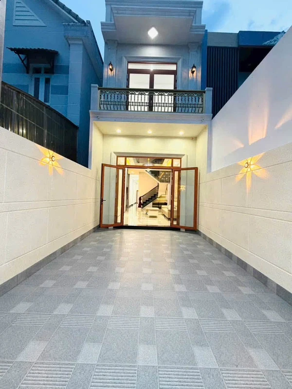Bán nhà lầu mặt tiền Huyền Trân Công Chúa, 112,8m², 4PN, full nội thất, Rạch Giá