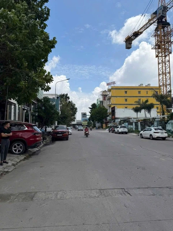 Bán đất thổ cư 128m2 gần Vincom Dĩ An, giá 5,6 tỷ