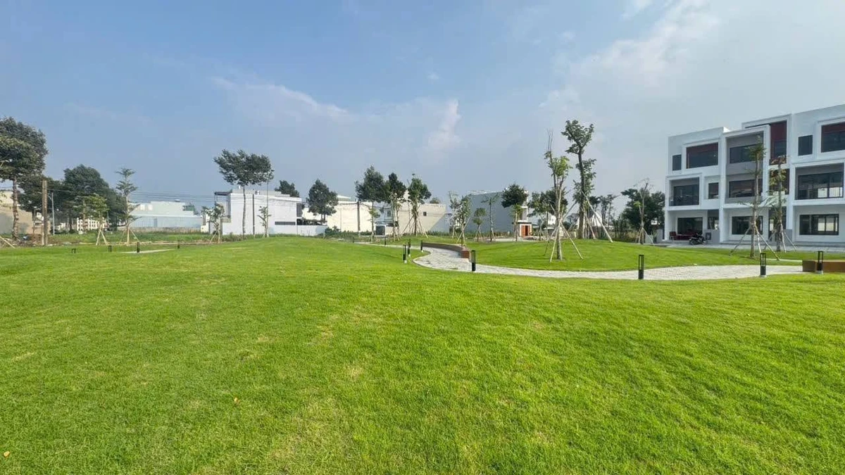 Bán nền đất 99m2 đường số 28 KDC Ngân Thuận, Bình Thủy, Cần Thơ giá 2,05 tỷ - Ảnh thu nhỏ 2