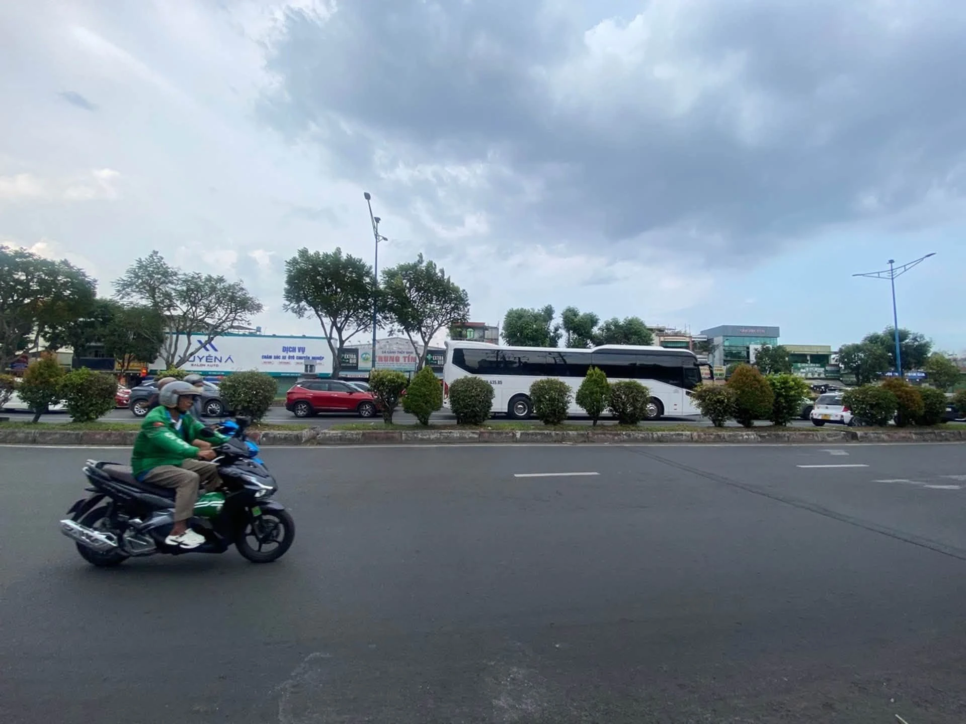 Bán nhà hẻm xe hơi 5m đường Trường Chinh gần BigC, 4x27m, giá 7,9 tỷ - Ảnh 1