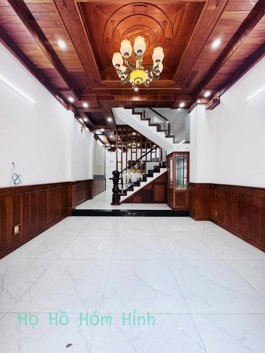 Bán nhà 3 lầu sân thượng 53m² gần QL13, đường 6m, ô tô vào nhà, Thủ Đức giá 7,9 tỷ - Ảnh 1