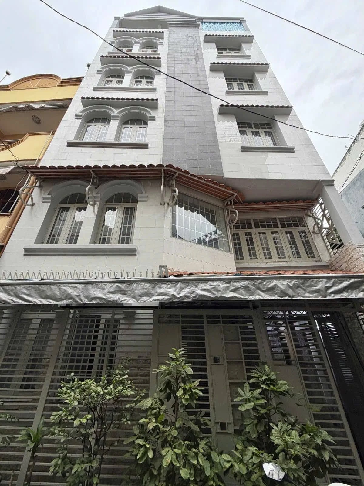 Bán tòa nhà 6 tầng 12 phòng 68m² hẻm 4,1m đường Nguyễn Văn Trỗi, Phú Nhuận - Ảnh 1