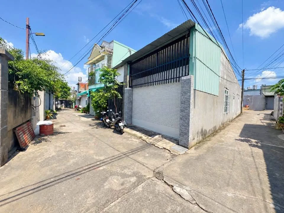 Bán nhà 3 mặt tiền Long Bình Mới, 100m², 1.599 tỷ - Ảnh thu nhỏ 2