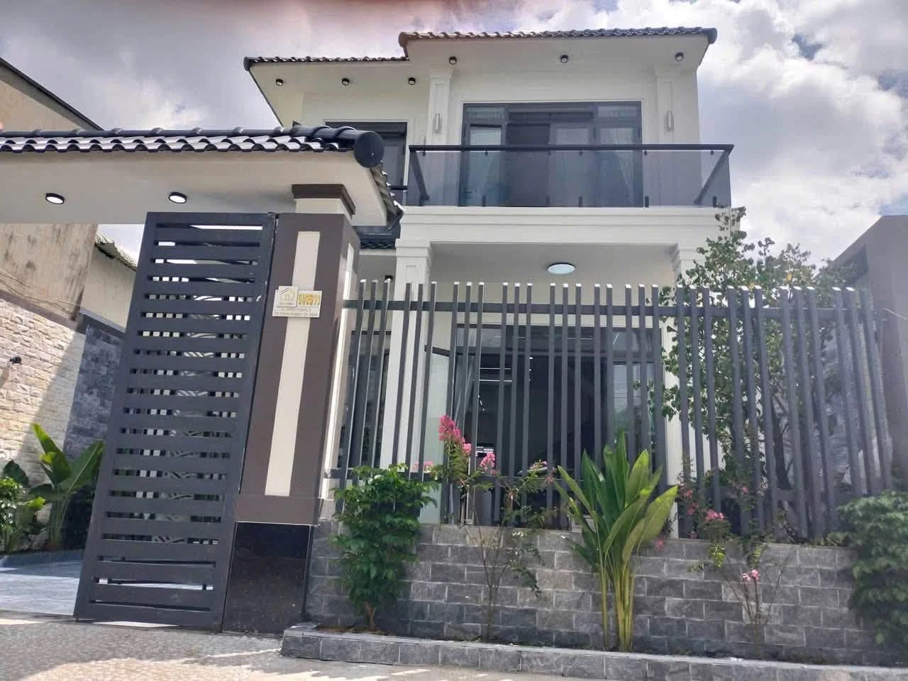 Bán biệt thự vườn 8x20m, 4PN Hóc Môn 7.5 tỷ - Ảnh 1