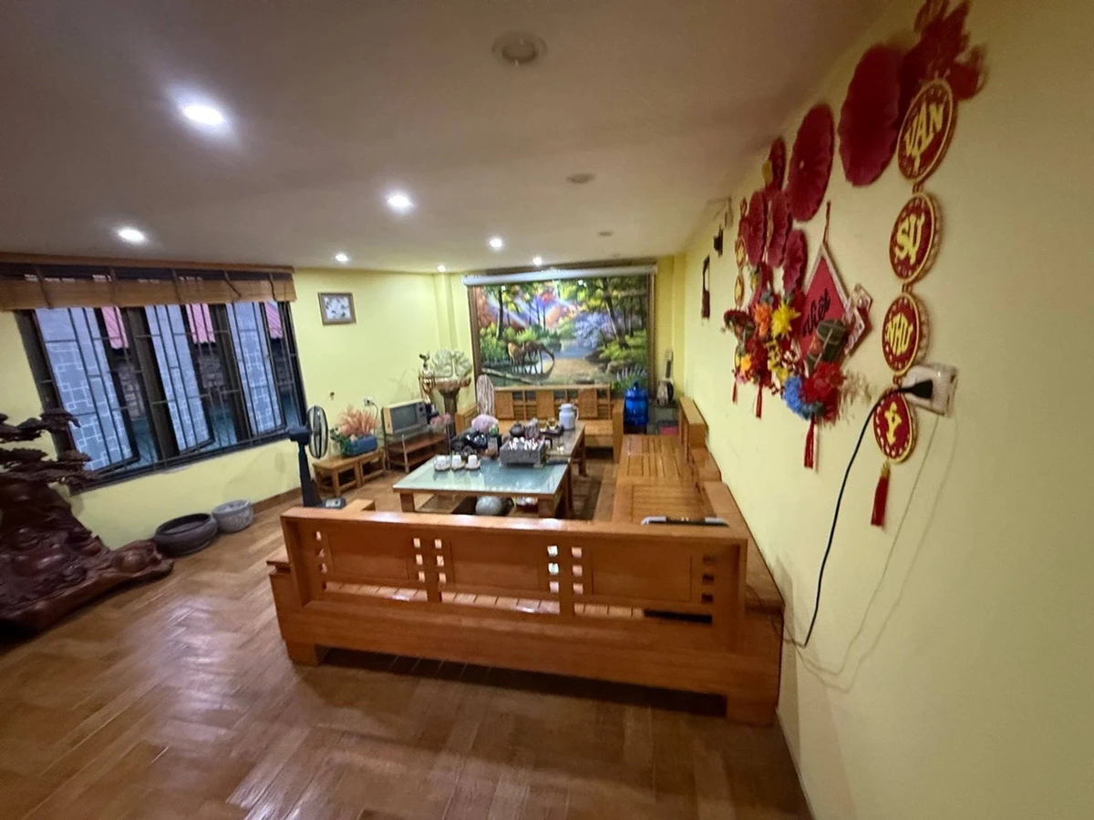 Bán nhà 3 tầng 45m² trung tâm, sổ đỏ, giá 4 tỷ - Ảnh thu nhỏ 2