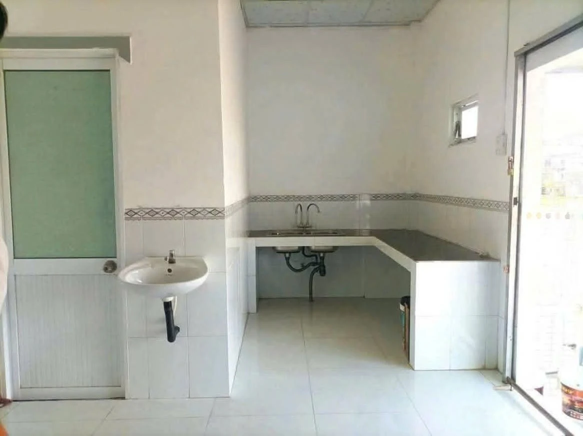 Bán nhà mặt tiền Phan Đăng Lưu, Rạch Giá, 98.6 m², 900 triệu - Ảnh thu nhỏ 3
