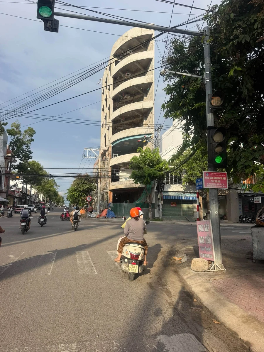 Bán nhà 3 tầng mặt tiền Phạm Văn Đồng, Cam Ranh, 170m2 - Ảnh thu nhỏ 3