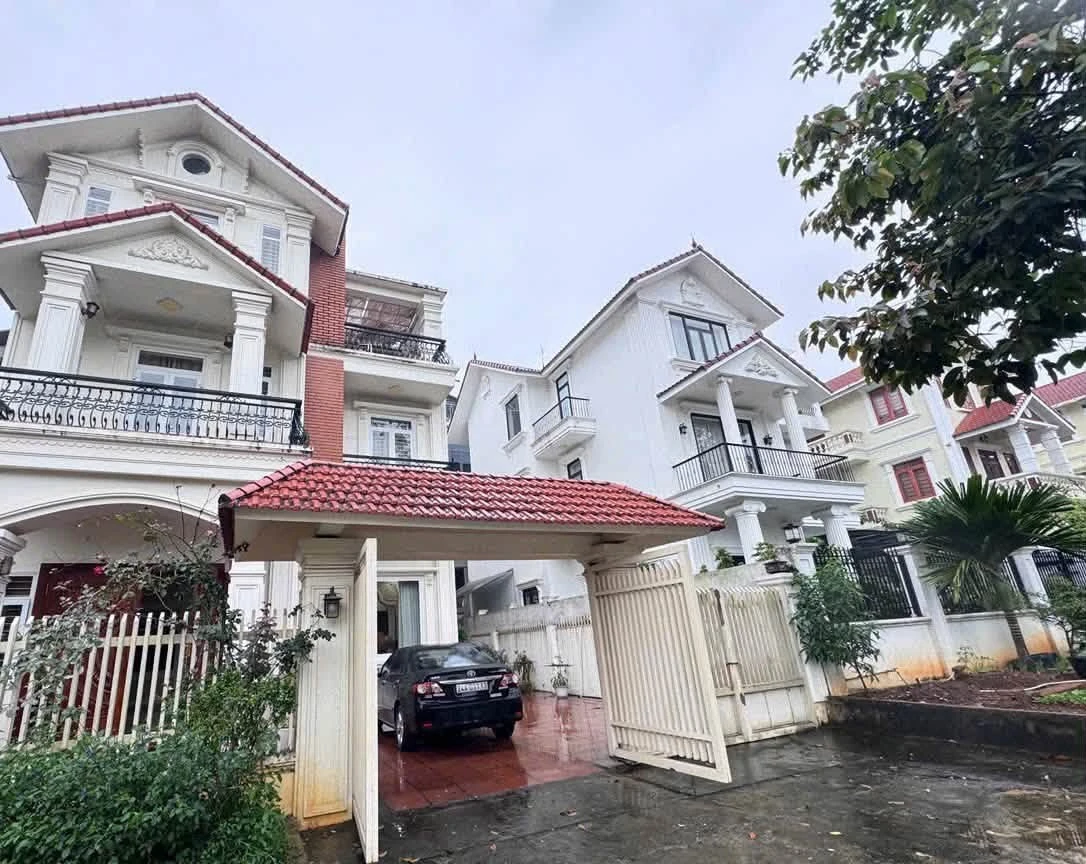 Bán biệt thự 266m² mặt tiền 15m Trần Hưng Đạo Lào Cai - Ảnh 1