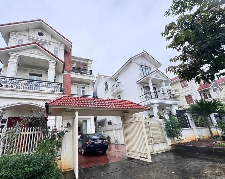 Bán biệt thự 266m² mặt tiền 15m Trần Hưng Đạo Lào Cai