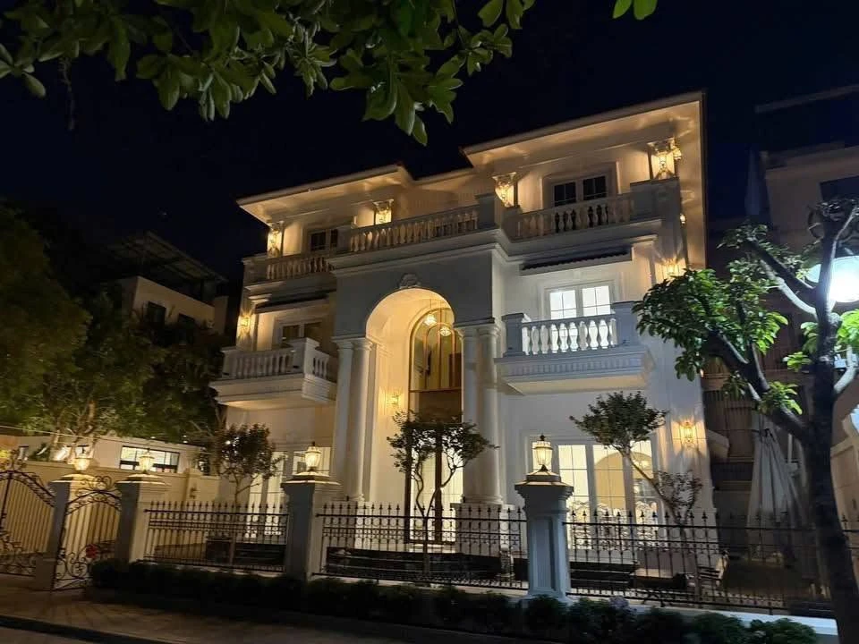 Cho thuê biệt thự 360m2, 6PN trong KĐT VCN Phước Hải - Ảnh 1