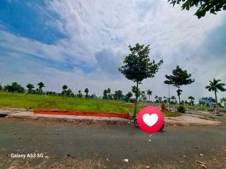 Bán lô đất biệt thự 200m2 đường số 18 KDC Tây Nam, Thủ Thừa, giá 2 tỷ