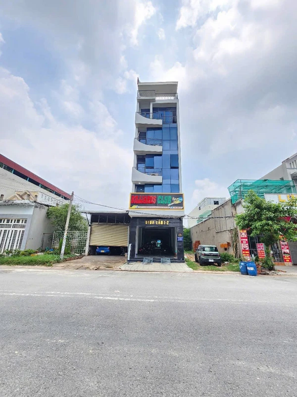 Bán shophouse 9 tỷ 600, 125m2, mặt tiền kinh doanh, Thuận An