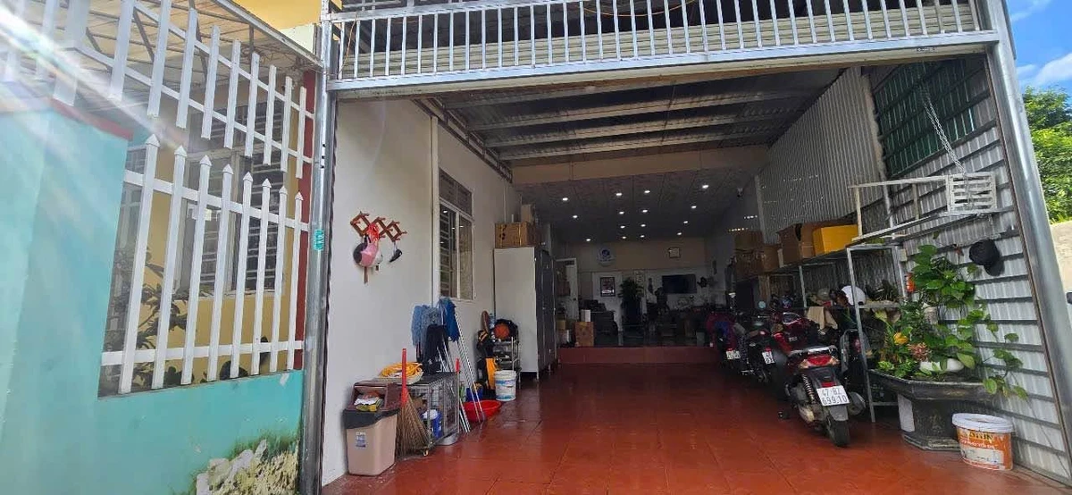 Bán nhà hẻm Nguyễn Trường Tộ 144m2, giá 3 tỷ 350 - Ảnh thu nhỏ 2