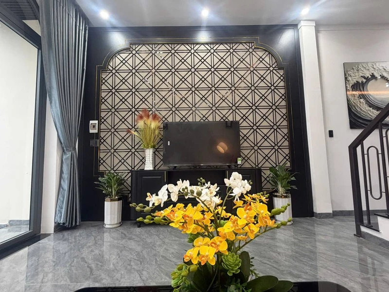 Bán nhà 1 trệt 1 lầu mặt tiền 429 Quang Trung, Buôn Ma Thuột, 90m2, giá 6,85 tỷ