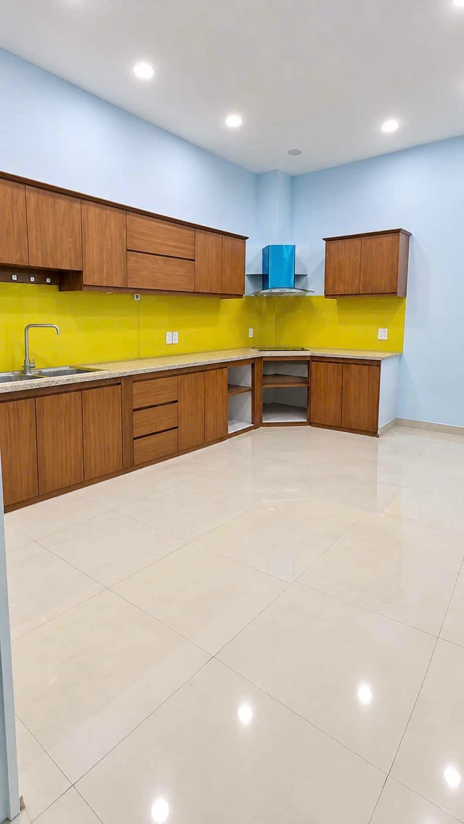 Cho thuê nhà nguyên căn 5PN, 60m², Quận 10 - Ảnh thu nhỏ 2