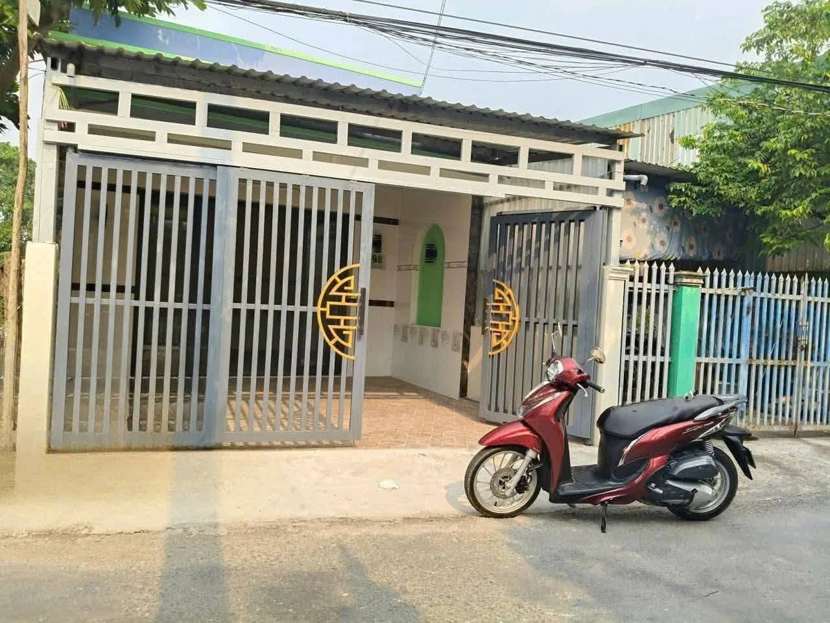 Bán nhà mặt tiền 104m² Bến Lức, Long An, 2.2 tỷ - Ảnh thu nhỏ 2