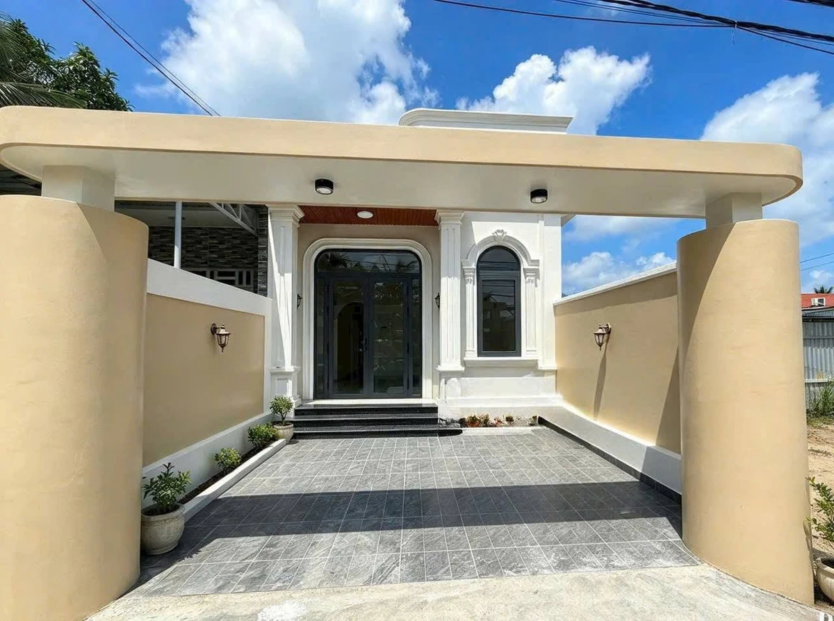 Bán nhà mới Phú Tân hoàn thiện 100m², 2PN, giá 1tỷ650 - Ảnh 1