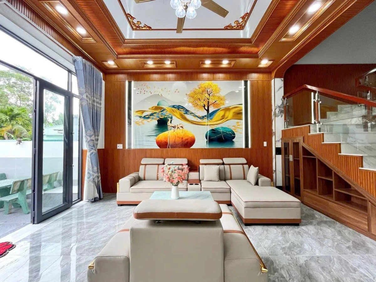 Bán nhà 4PN, 185m2, full nội thất gần chợ Mỹ Hạnh Nam - Ảnh thu nhỏ 3