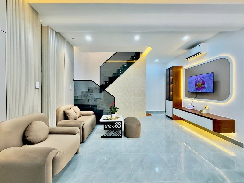Bán nhà hẻm Thích Quảng Đức, Phú Nhuận, 37m², 3PN 2WC, nhỉnh 6 tỷ, tặng full nội thất