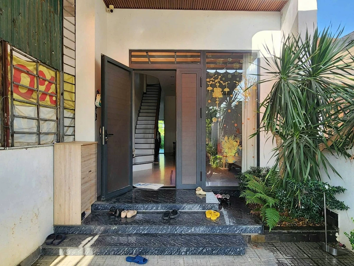 Bán nhà 2 tầng 111m² sân vườn, gara ô tô, Huế - Ảnh thu nhỏ 2