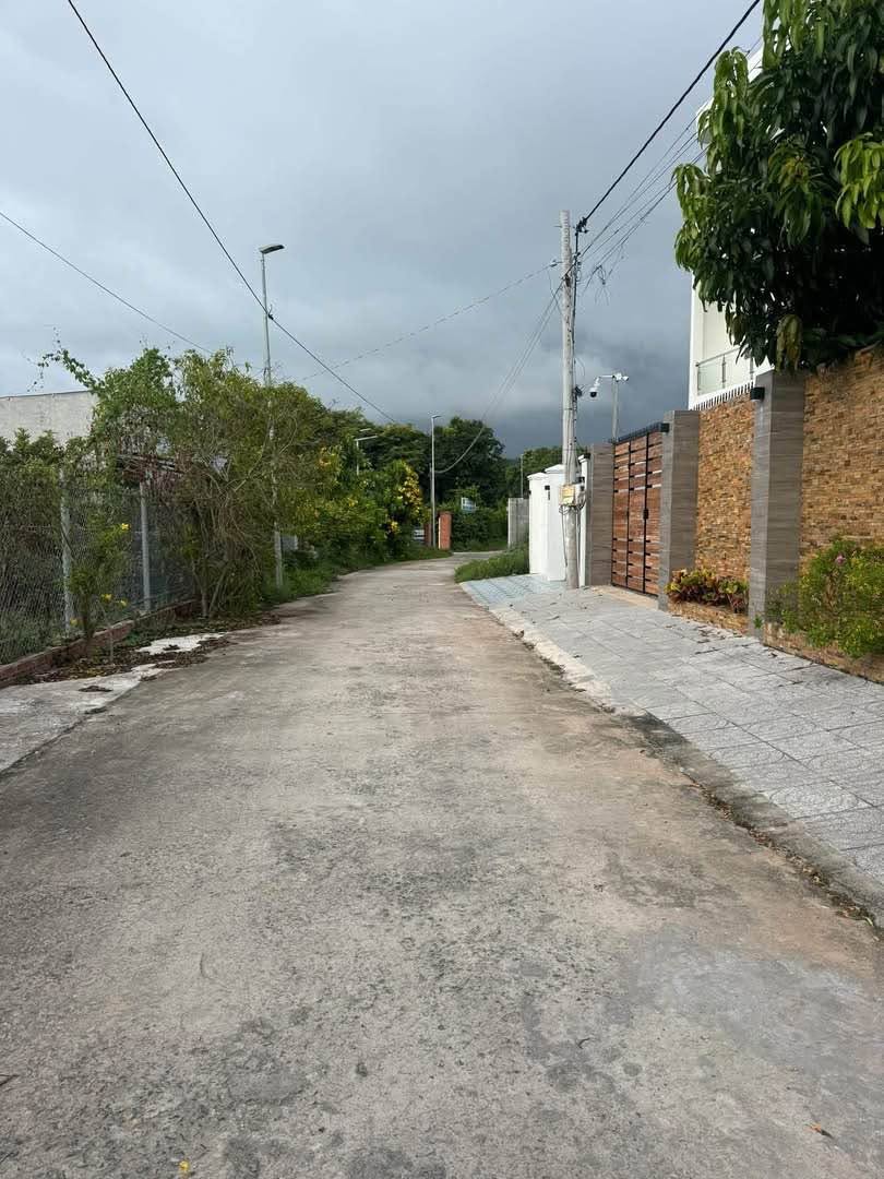 Bán đất Long Hải 177m2, 2 tỷ 600, gần biển Dinh Cô